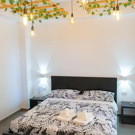 La Riviera Bed & Breakfast *