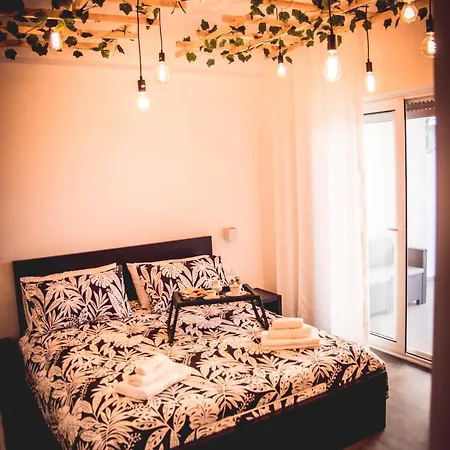 La Riviera Bed & Breakfast