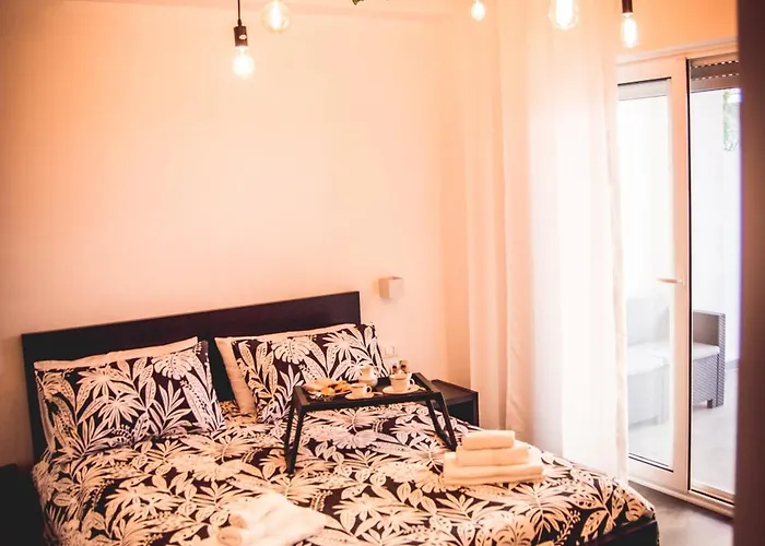 La Riviera Bed and Breakfast