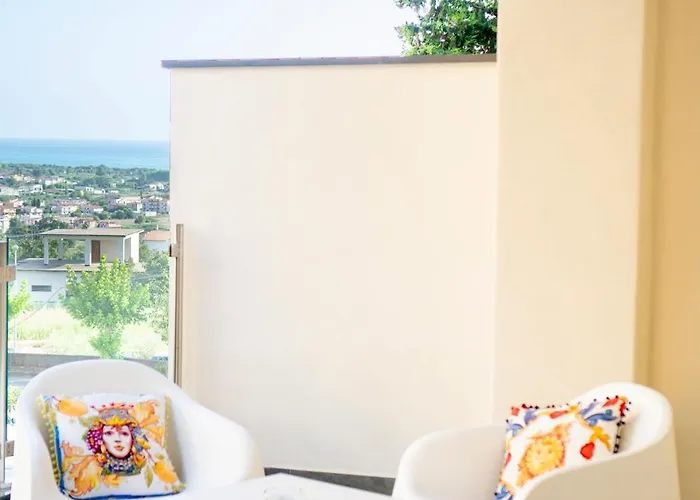 La Riviera Bed and Breakfast 4*