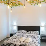 La Riviera Bed & Breakfast 4*