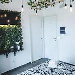 La Riviera Bed & Breakfast 4*