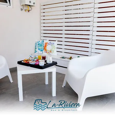 לינה וארוחת בוקר La Riviera 4*