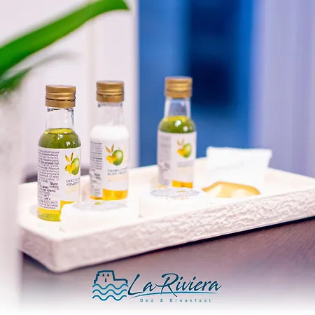 לינה וארוחת בוקר La Riviera