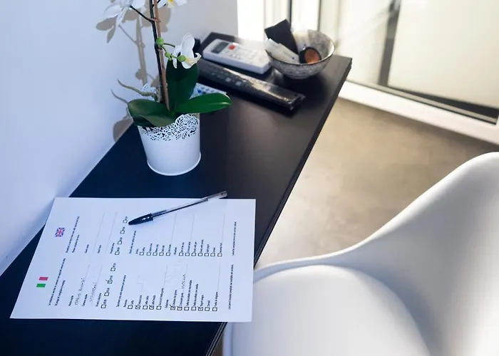 לינה וארוחת בוקר La Riviera 4*