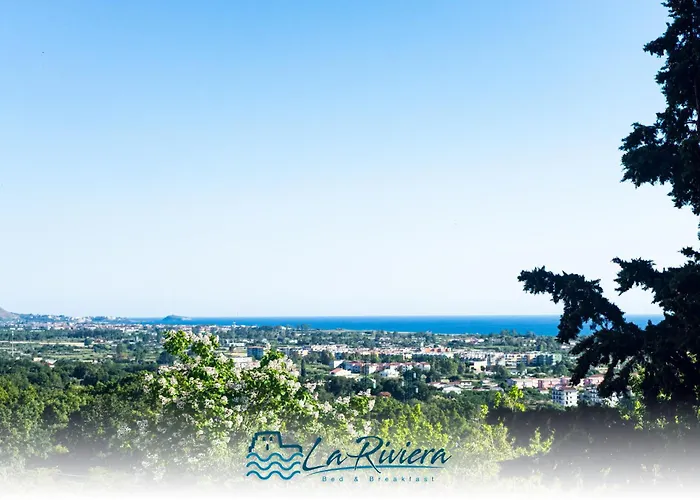 לינה וארוחת בוקר La Riviera 4*