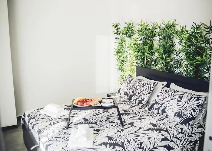 לינה וארוחת בוקר La Riviera