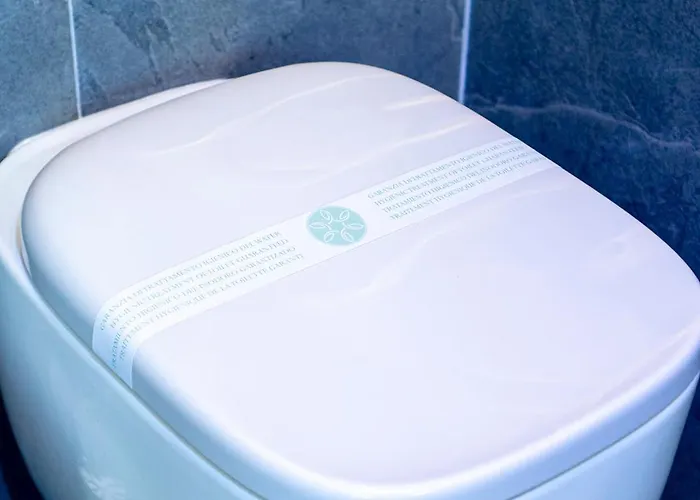 לינה וארוחת בוקר La Riviera 4*